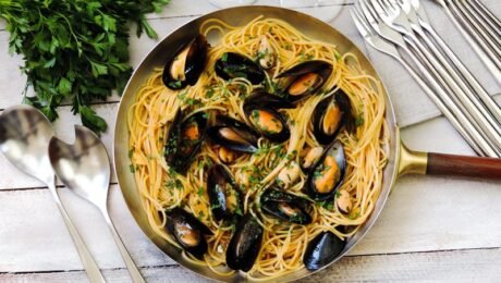 Fokhagymás-petrezselymes kagylós tészta: olasz recept alapján