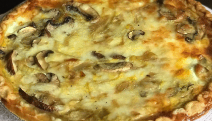 Hagymás-sajtos pite gombával air fryerben